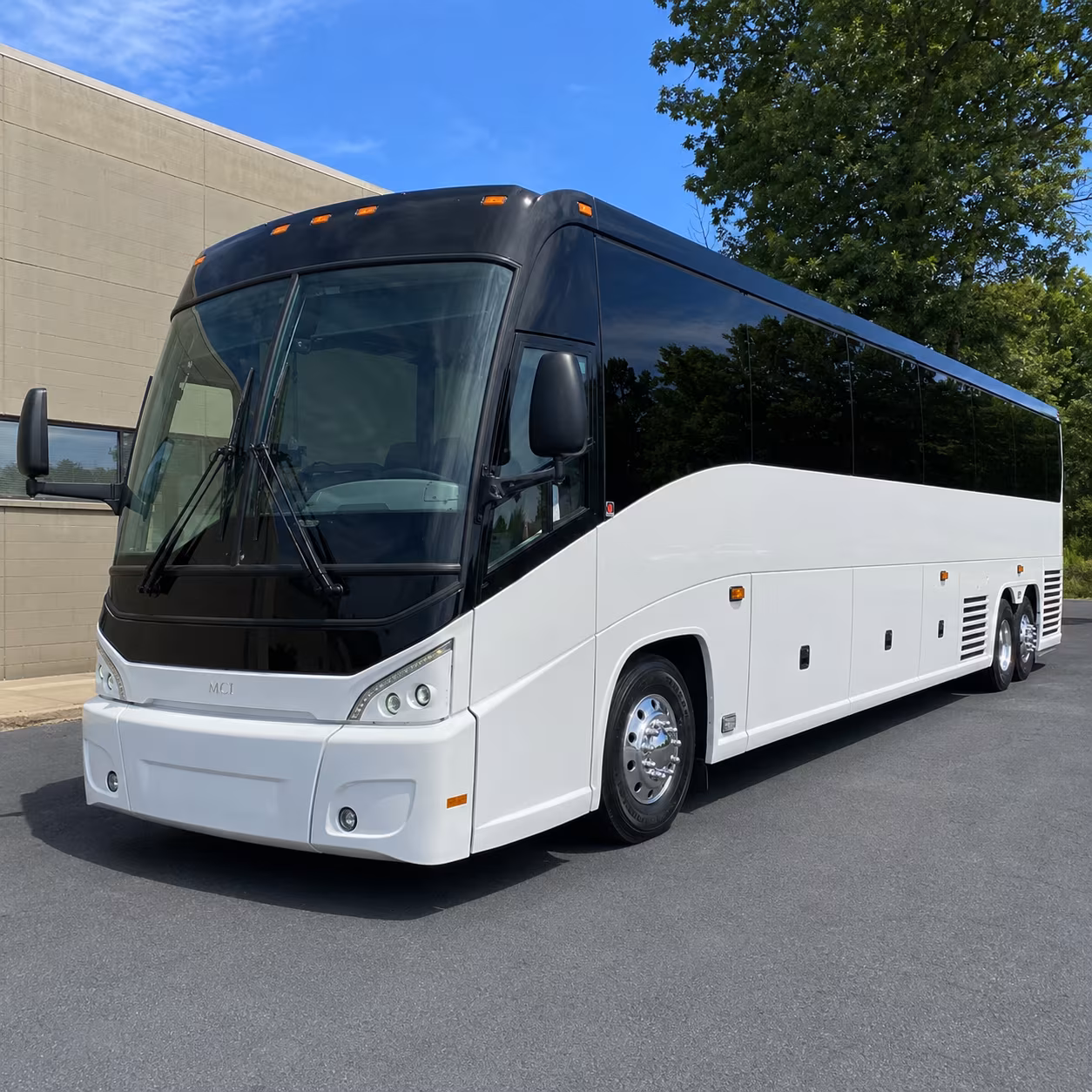 finding group transportation to q2 stadium and moody amphitheater has never been simpler
